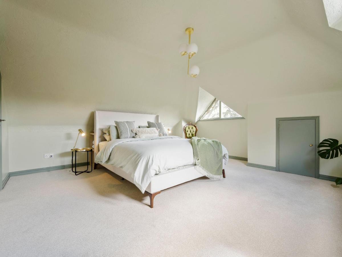The Loft - A Stylish In With Sea View And Parking Апартаменты